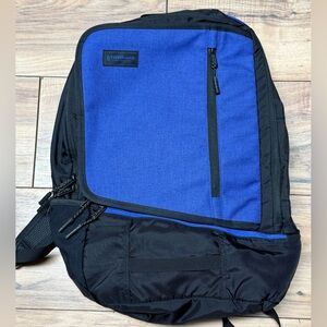 Timbuk2  Q Two-Tone Vintage 17” Laptop Backpack - Black and Royal Blue.